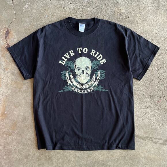 Vintage 2007 Galveston Hooters Restaurant Black Graphic Tee Skull Biker T-Shirt - Picture 1 of 10
